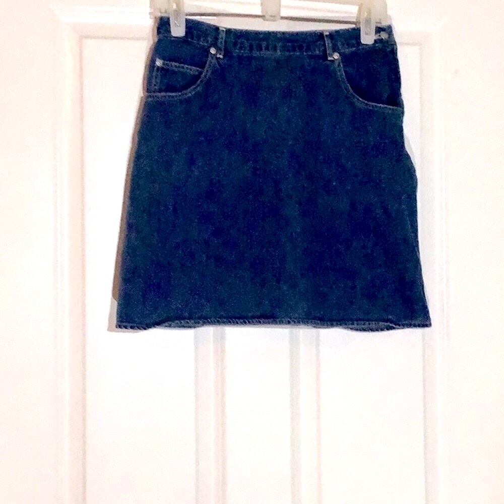 Street Wear blue jean skirt.